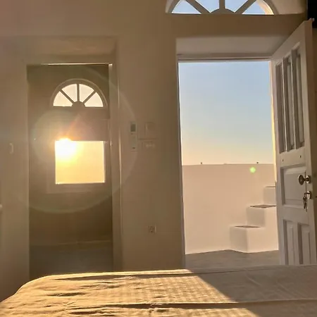 Esmi Santorini * Imerovigli (Santorini)