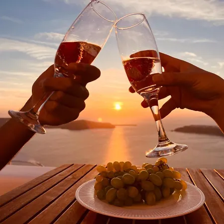 Esmi Santorini Holiday home *