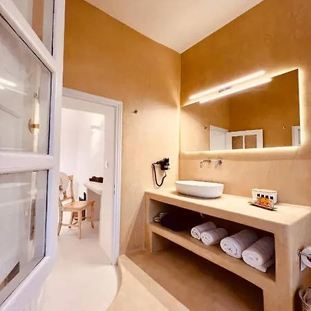 Holiday home Esmi Santorini *