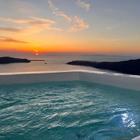 Esmi Santorini Casa de Férias *