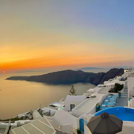 Esmi Santorini Casa de Férias