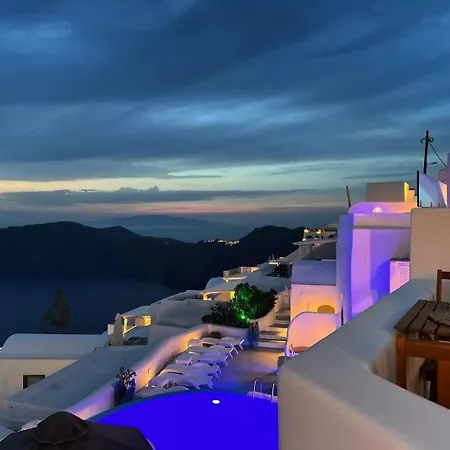 Esmi Santorini Casa de Férias *
