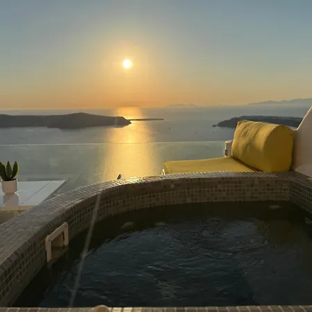 Esmi Santorini
