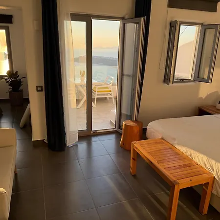 Esmi Santorini * Imerovigli (Santorini)
