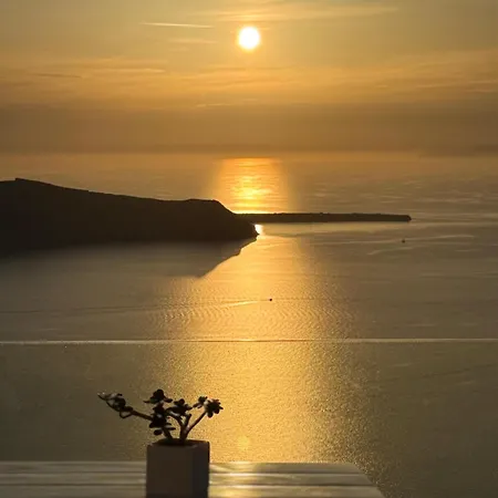 Esmi Santorini Casa de Férias