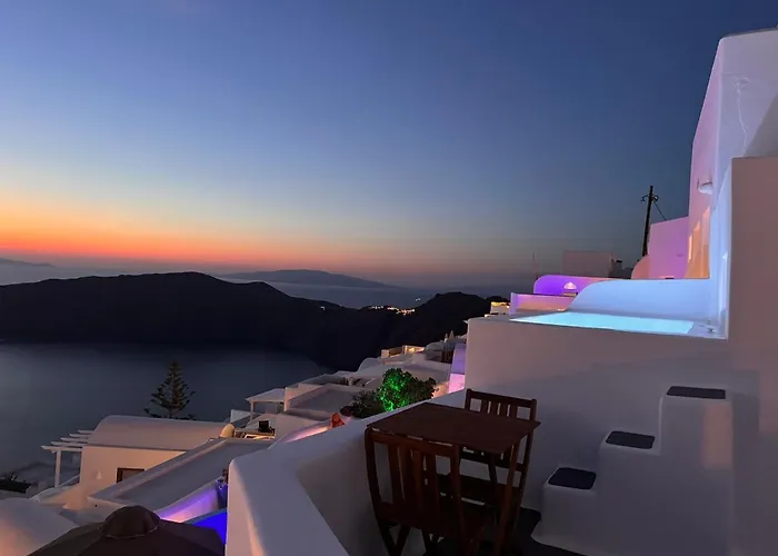 Дом отдыха Esmi Santorini