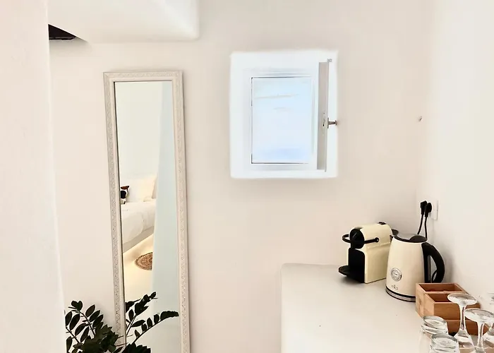 Дом отдыха Esmi Santorini *