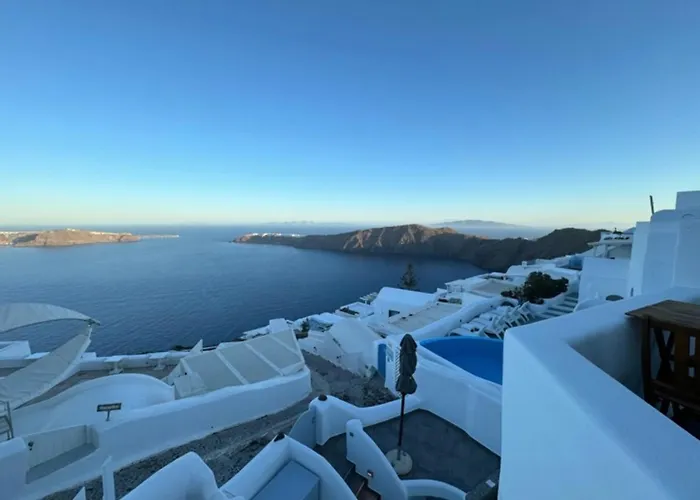 Дом отдыха Esmi Santorini *
