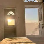 Esmi Santorini * イメロヴィグリ
