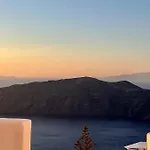 Esmi Santorini 別荘