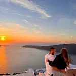 Esmi Santorini