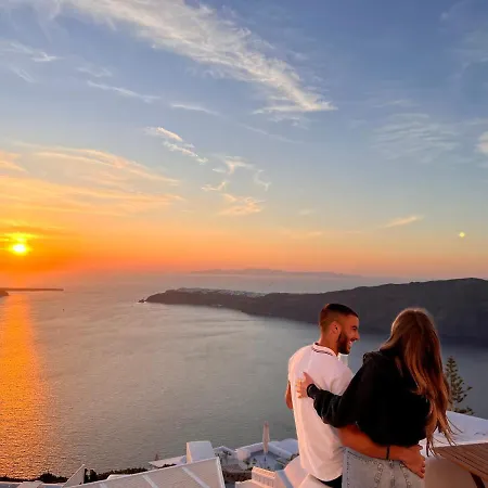 Esmi Santorini