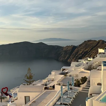 Esmi Santorini Casa de Férias *