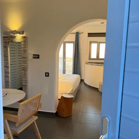 Esmi Santorini Casa de Férias